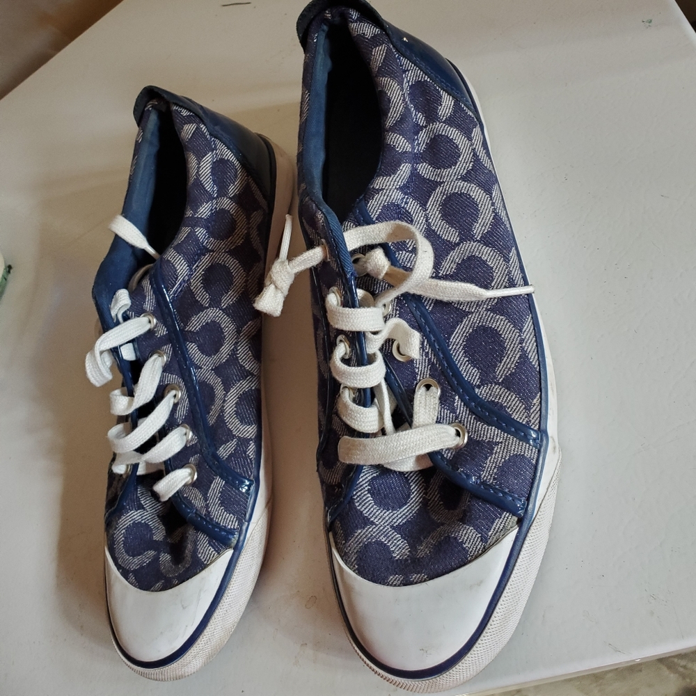 Shoes - Picture 6 of 9